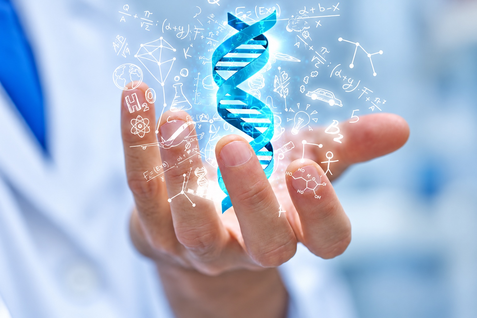 Mão diante de uma representação de dupla hélice de DNA